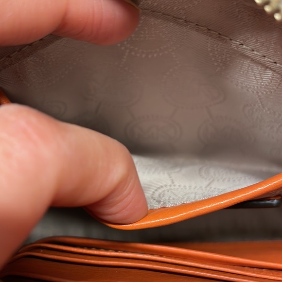 ✨SOLD✨Michael Kors mini crossbody bag - Picture 9 of 13